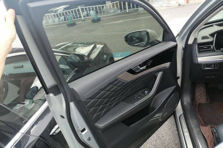 红旗HS5 2022款 2.0T 智联旗享四驱版中控内饰47