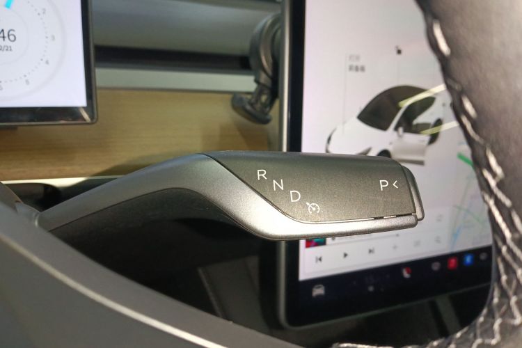 特斯拉 Model Y 2021款 标准续航后驱版中控内饰18