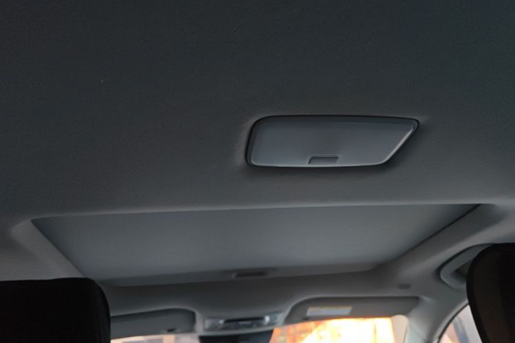 丰田 卡罗拉锐放 2023款 2.0L 精英版中控内饰22