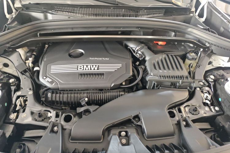 宝马X1 2022款 sDrive25Li 领先型机舱底盘24