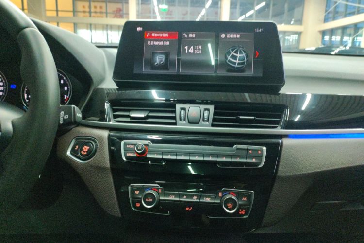 宝马X1 2022款 sDrive25Li 领先型中控内饰16