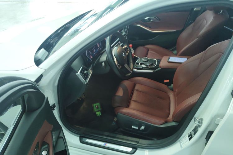 宝马3系 2023款 320Li M运动套装中控内饰7003