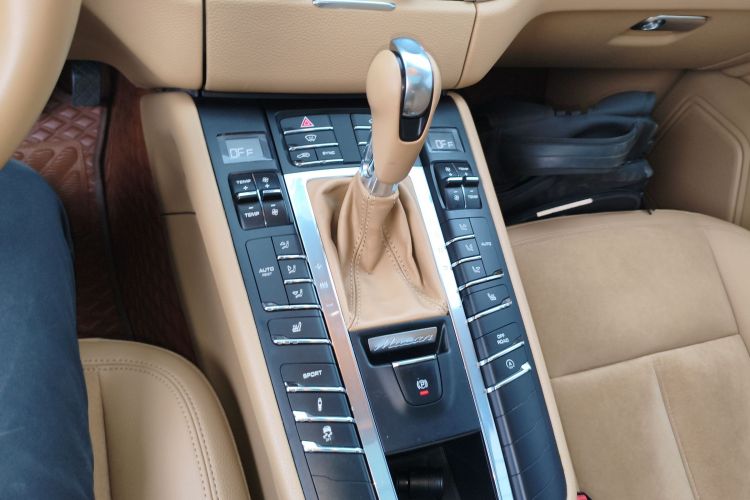保时捷 2014款 Macan 2.0T中控内饰18