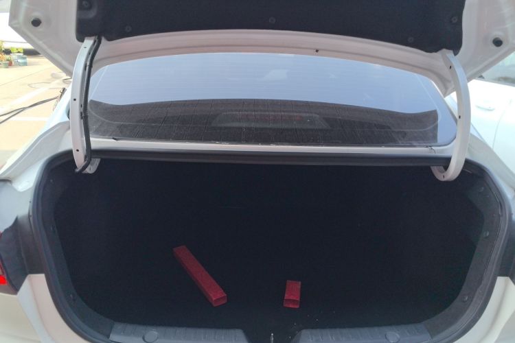 长安 逸动 2019款 高能版 1.6L GDI 手动先锋型 国VI局部细节23