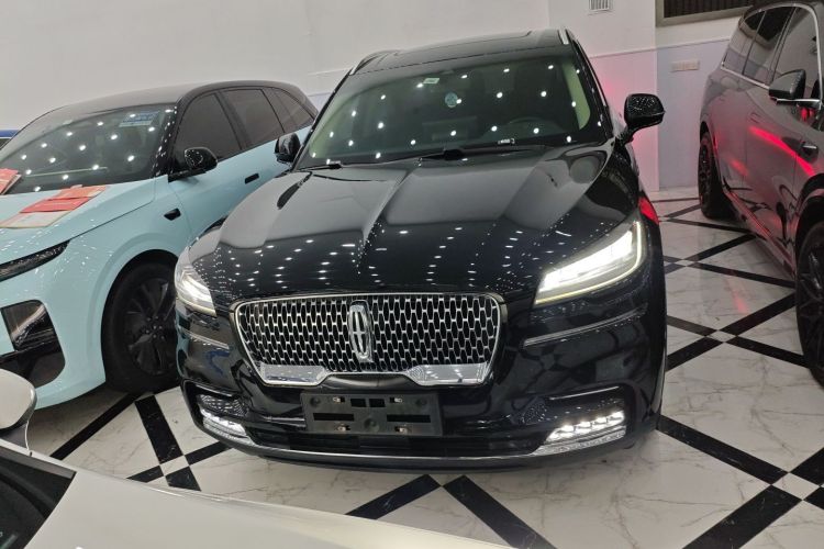 林肯 飞行家 2021款 3.0T V6 四驱尊享版车身外观2