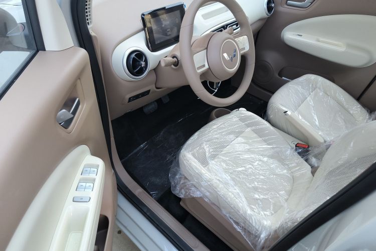 五菱汽车 宏光MINIEV 2025款 四门版 进阶款中控内饰7003