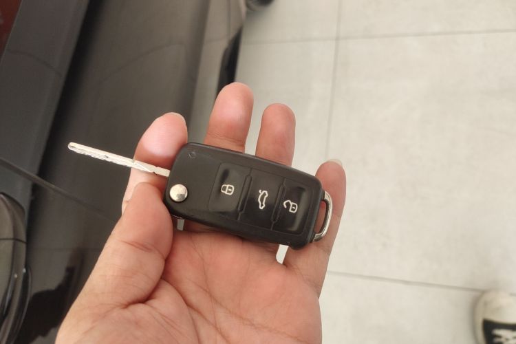 大众 朗逸 2017款 1.6L 手动风尚版中控内饰11