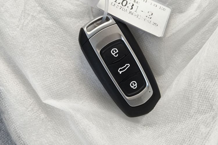 吉利银河 熊猫 2025款 210km 元气熊中控内饰11