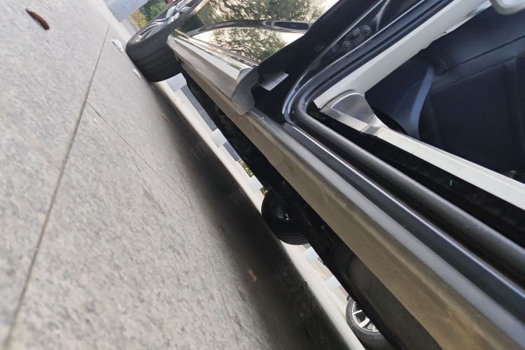 上汽大通MAXUS 大通G90 2022款 2.0T 星际七座版局部细节9002