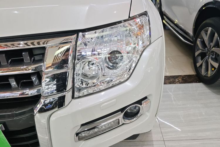 三菱 帕杰罗(进口) 2020款 3.0L 自动尊贵越野版局部细节36