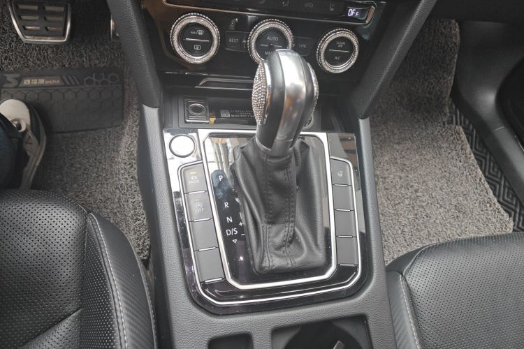 一汽-大众CC 2019款 330TSI 魅颜版 国VI中控内饰18