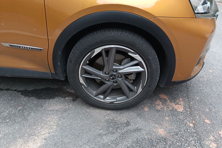 DS 7 2018款 45THP 歌剧院版车身外观10