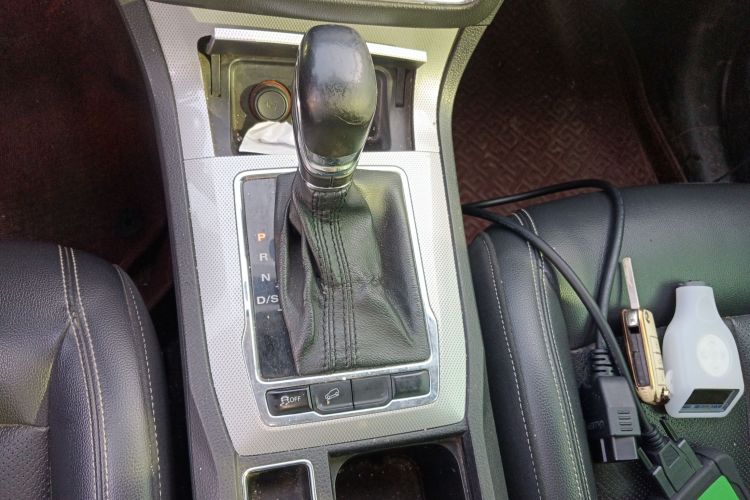 荣威RX5 2016款 20T 两驱自动互联网智享版局部细节18