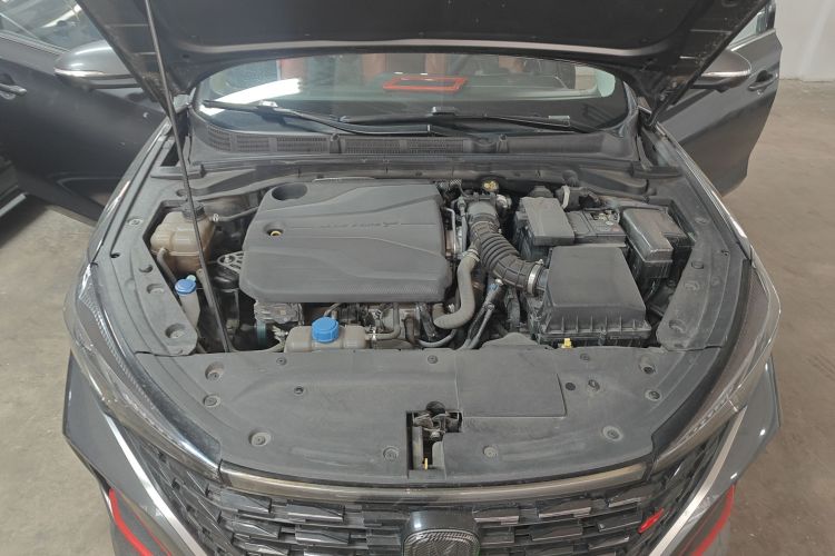 长安 逸动 2023款 畅享版 PLUS 蓝鲸NE 1.4T GDI DCT尊贵版机舱底盘24