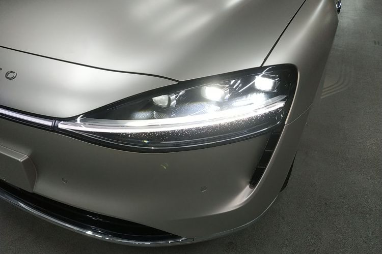 鸿蒙智行 享界S9 2024款 纯电 Ultra 四驱旗舰版局部细节36