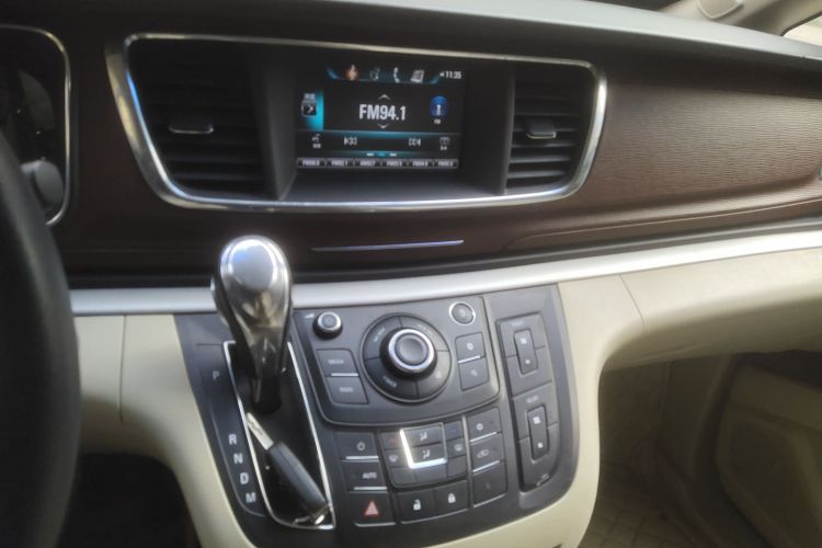 别克GL8 2018款 28T 舒适型 国VI中控内饰16