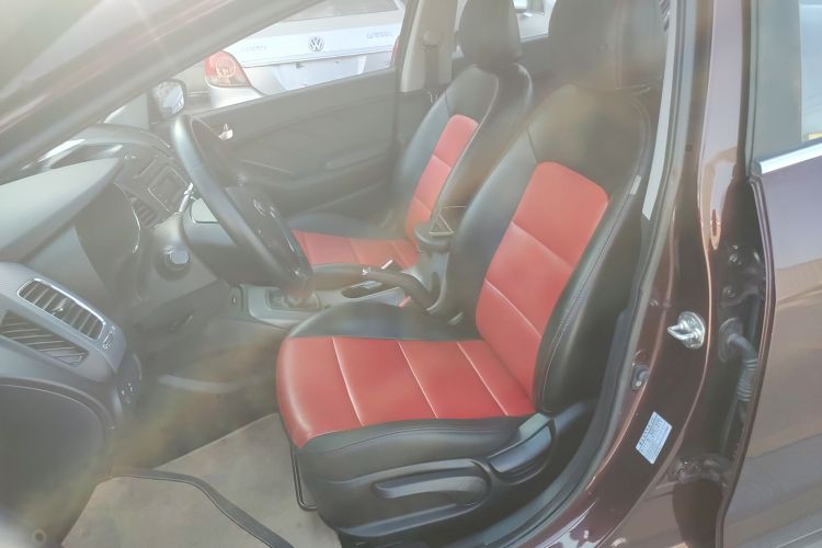 起亚K3 2015款 1.6L 手动GLS局部细节19