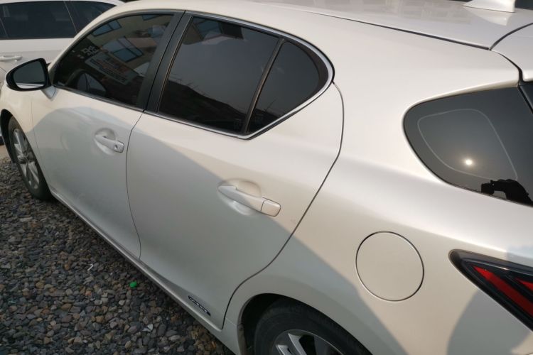 雷克萨斯CT 2014款 CT200h 舒适版 单色车身外观4