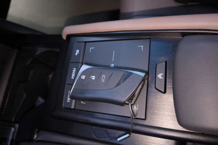 雷克萨斯ES 2021款 200 卓越版中控内饰11