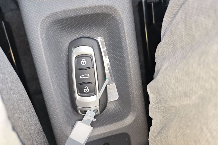 吉利银河 2024款 熊猫mini 200km 耐力熊中控内饰11