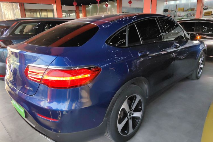 奔驰GLC轿跑 2019款 改款 GLC 200 4MATIC 轿跑SUV车身外观7