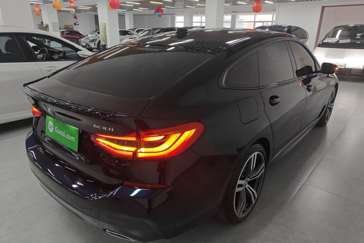 宝马6系GT 2022款 630i M运动套装车身外观7