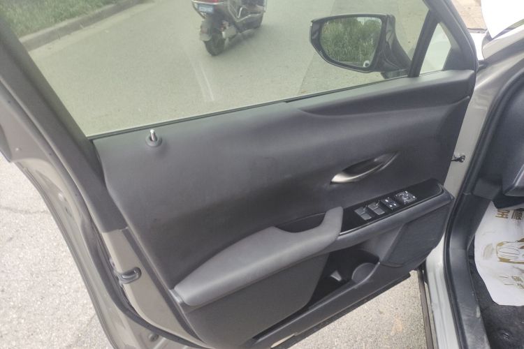 雷克萨斯UX新能源 2020款 300e 纯·悦版中控内饰7007