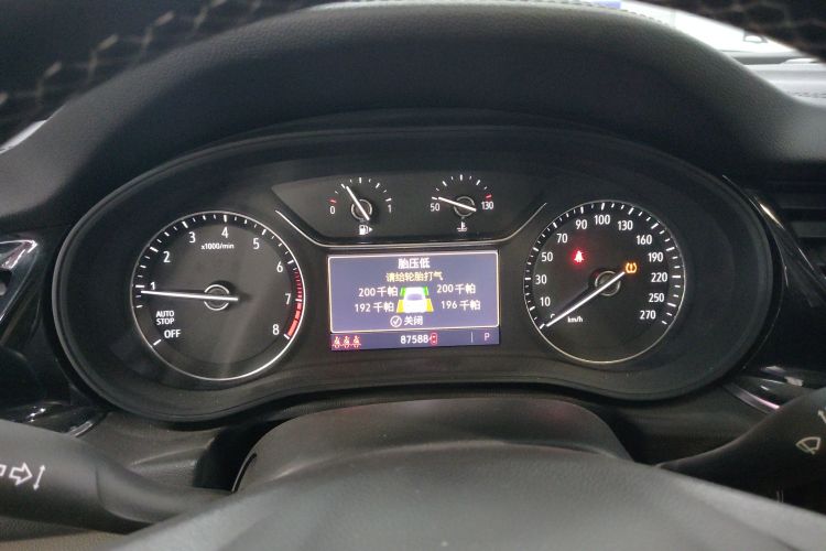 别克 君威 2020款 552T 精英型中控内饰14