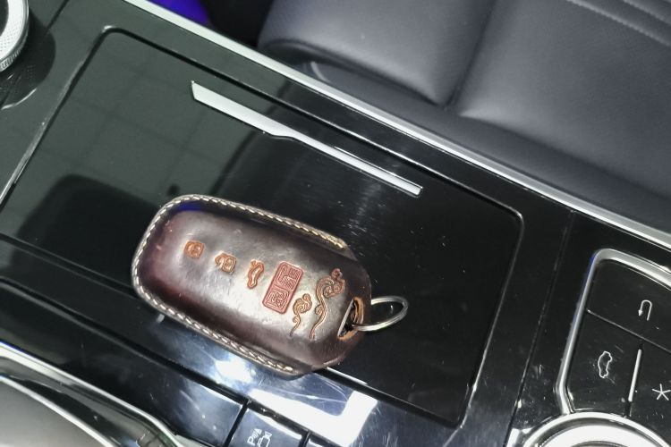 红旗H9 2020款 2.0T 智联旗畅版中控内饰11