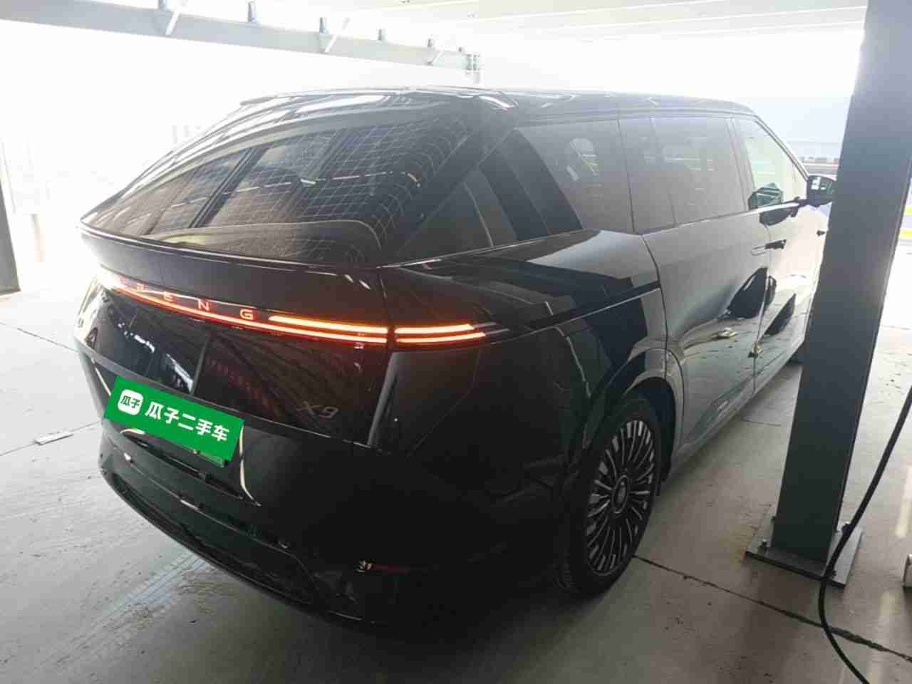 车辆右后45度角外观展示