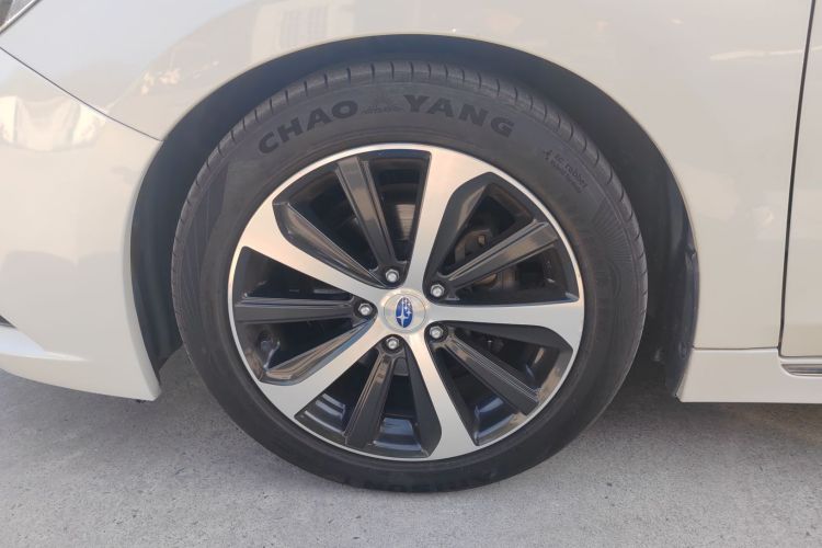 斯巴鲁 力狮 2016款 2.5i 全驱荣耀版车身外观6007