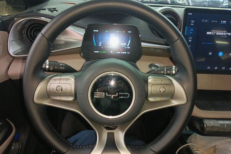 比亚迪 海豚 2023款 420km 时尚版中控内饰13