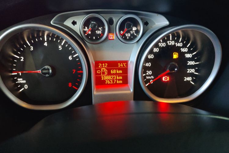 福特 福克斯 2013款 两厢经典 1.8L 手动百万纪念版中控内饰14