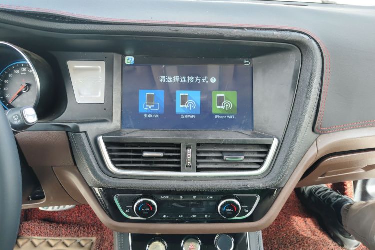 众泰T600 2016款 运动版 2.0T DCT尊享型中控内饰16