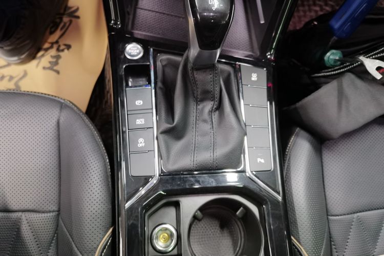 大众 帕萨特 2021款 330TSI 豪华版中控内饰18