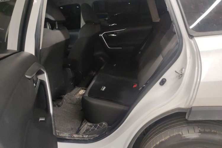 丰田 RAV4荣放 2021款 2.0L CVT两驱风尚版中控内饰7004