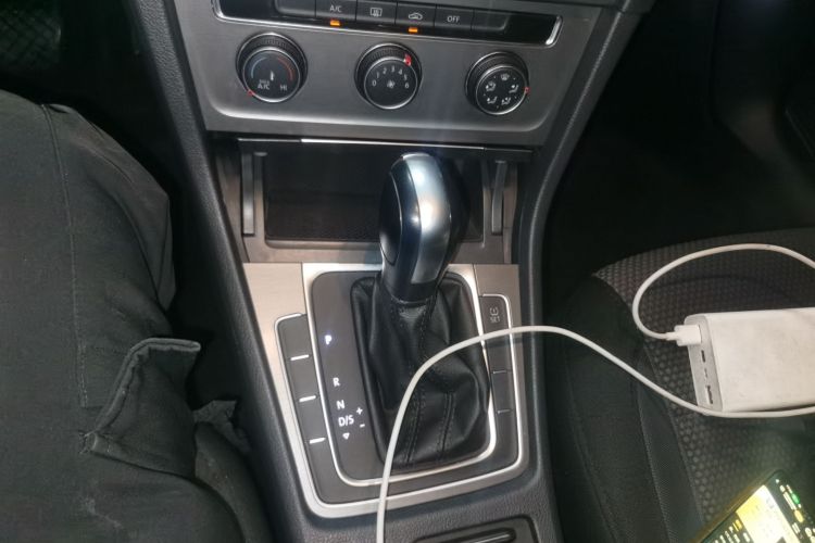 大众 高尔夫 2015款 1.6L 自动舒适型中控内饰18