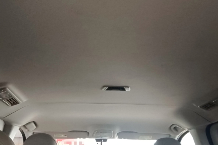 上汽大通MAXUS 大通G10 2016款 1.9T 自动精英版 柴油 国V局部细节22