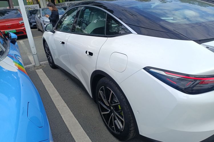 ARCFOX极狐 极狐 阿尔法S5 2024款 560MAX 185kW车身外观4