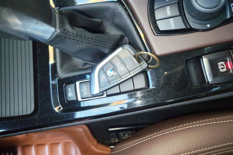 宝马X1 2018款 sDrive18Li 尊享型中控内饰11