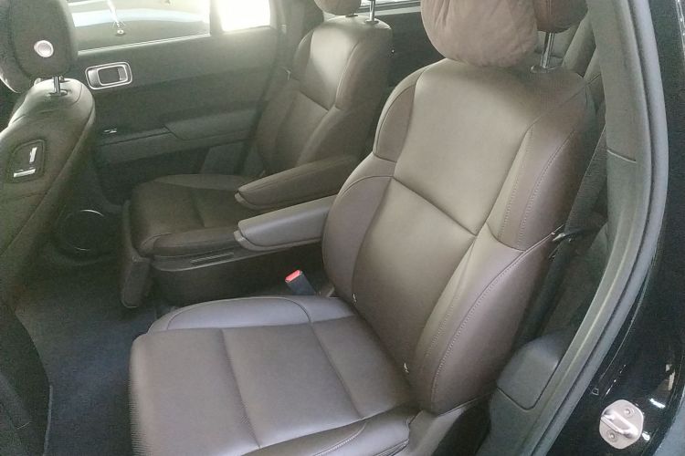 理想汽车 理想L9 2022款 Max中控内饰21