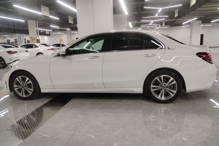 奔驰C级 2019款 C 180 L 时尚型运动版车身外观4