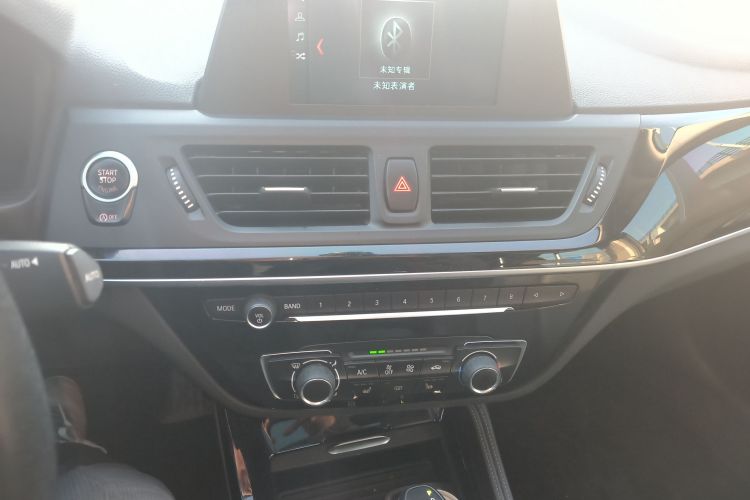 宝马1系 2018款 118i 运动型中控内饰16