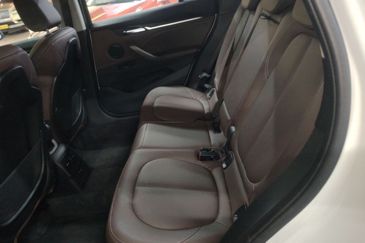 宝马X1 2020款 xDrive25Li 尊享型中控内饰7004