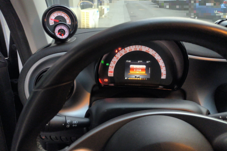 smart fortwo 2017款 1.0L 52千瓦新声特别版 国V中控内饰14