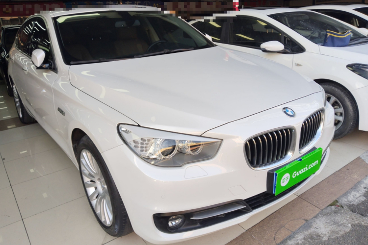 宝马5系GT 2015款 535i 领先型车身外观3
