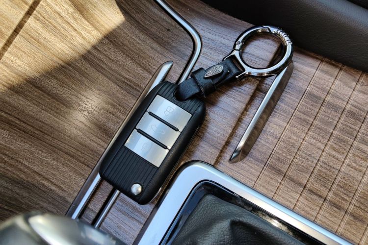 荣威RX8 2019款 30T 智联网两驱超群旗舰版中控内饰11