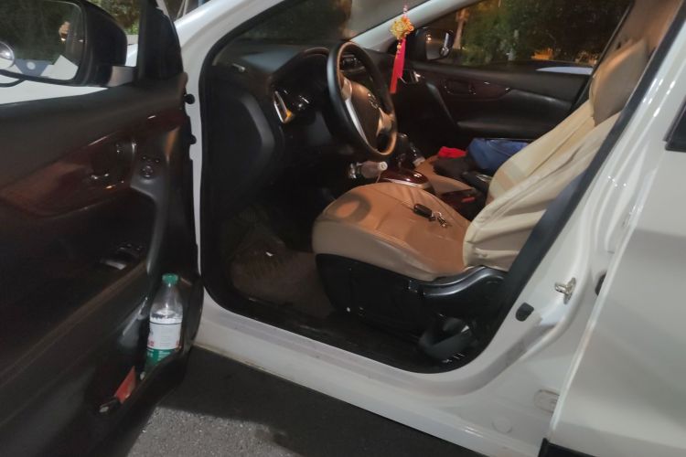 日产 逍客 2016款 1.2T CVT时尚版中控内饰7003