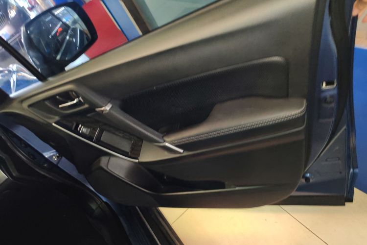 斯巴鲁 森林人 2018款 2.0i 豪华导航版中控内饰42