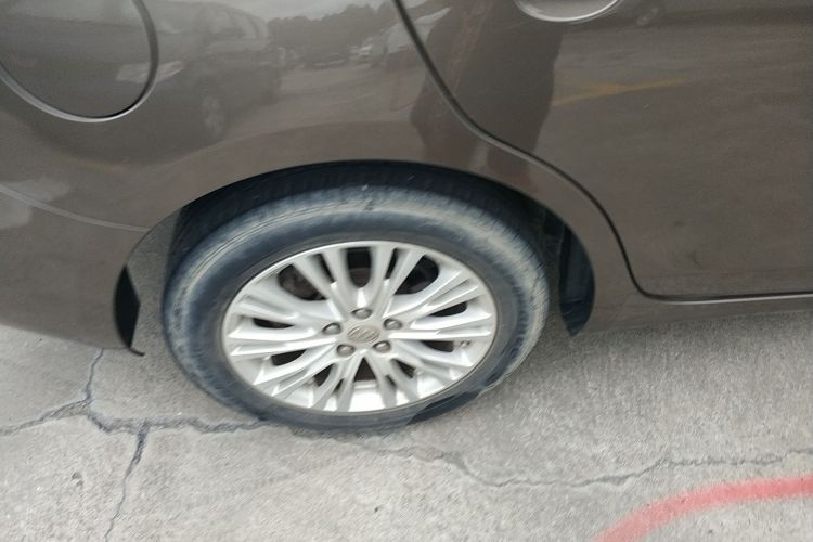 别克 英朗 2017款 15N 自动精英型车身外观56